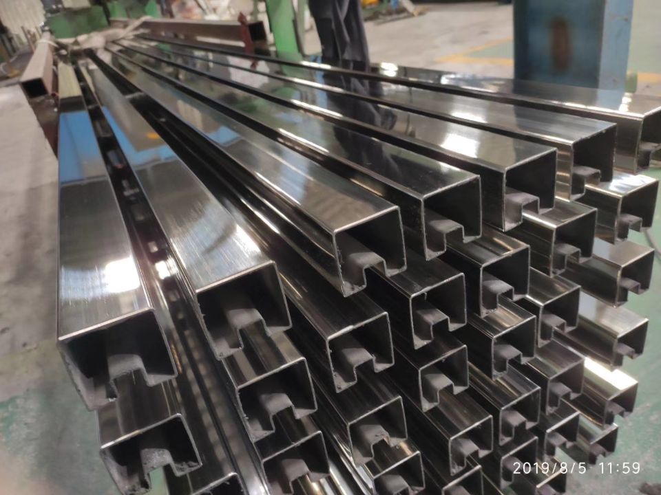 佛山不锈钢厂304不锈钢管开裂是什么原因？