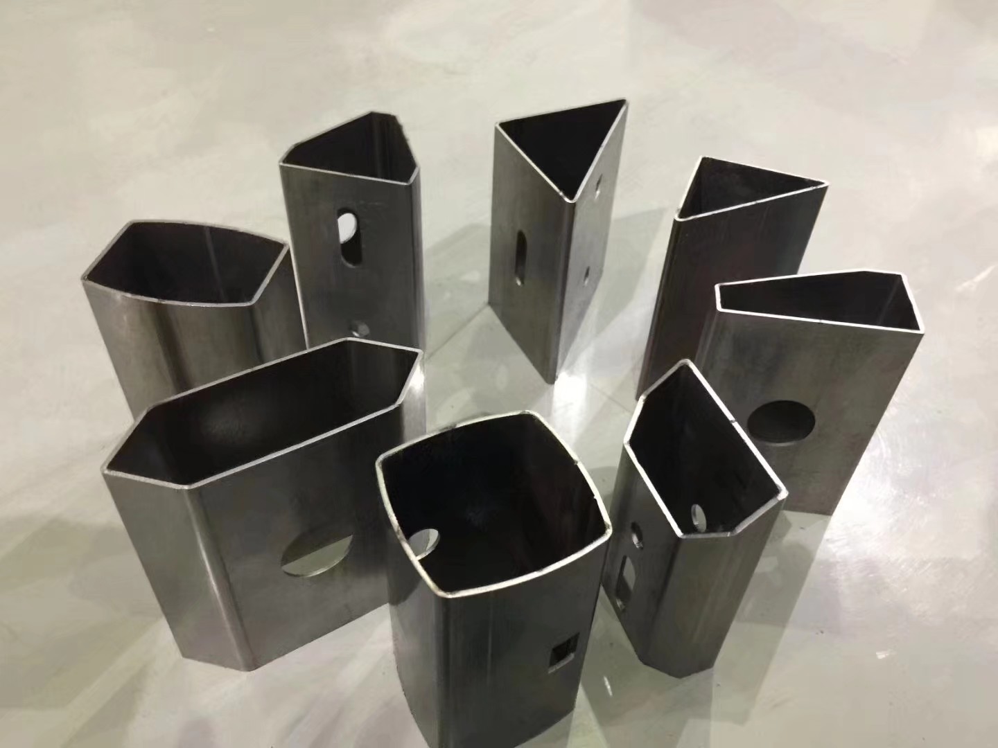 佛山不锈钢厂的原材料都是一样的吗？