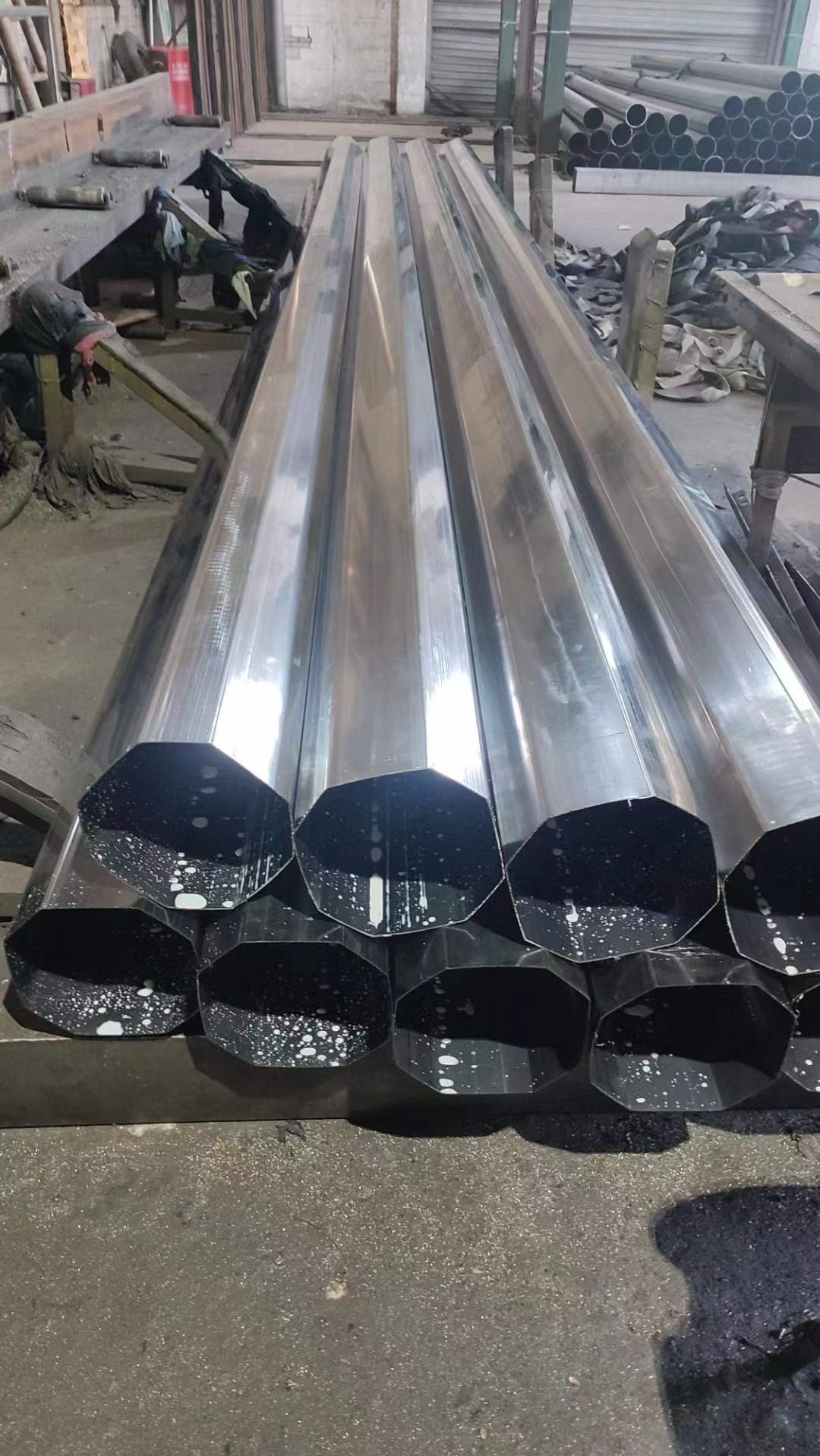 不锈钢板表面出现粗糙现象怎么办？