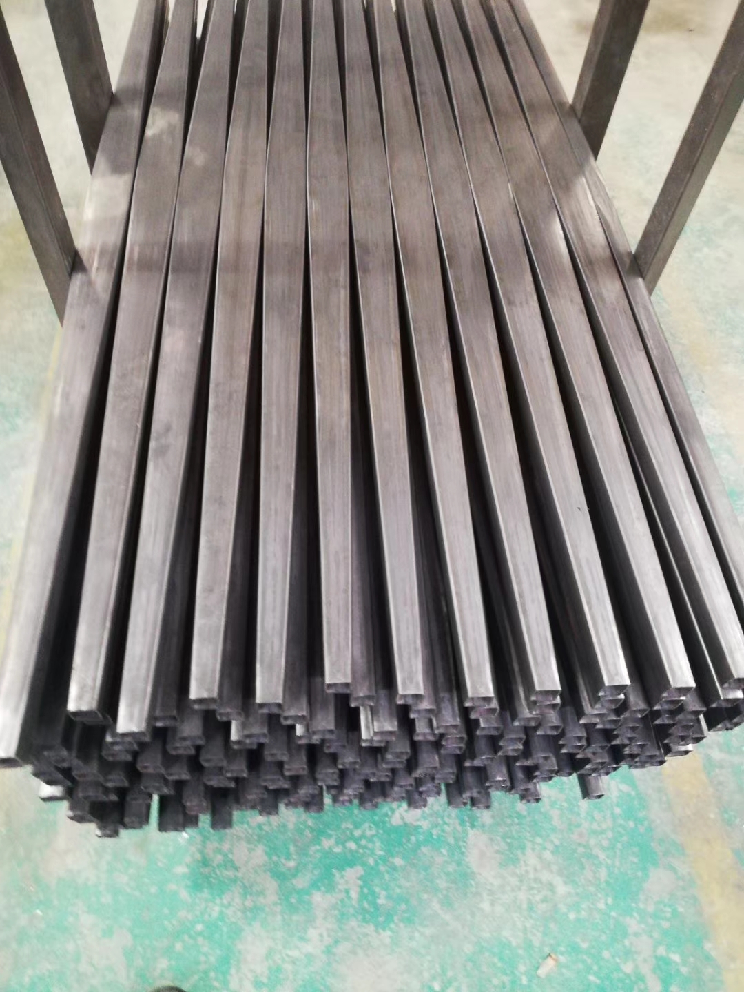 佛山不锈钢厂304不锈钢管用哪些材料制作？